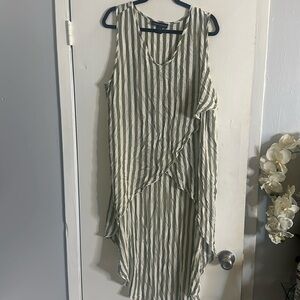 Used Ashley Stewart top size 18